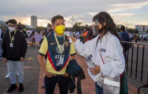 Seguidor de las Águilas ingresa al Coloso de Santa Úrusula