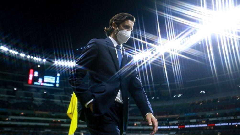 Solari en un partido con América 