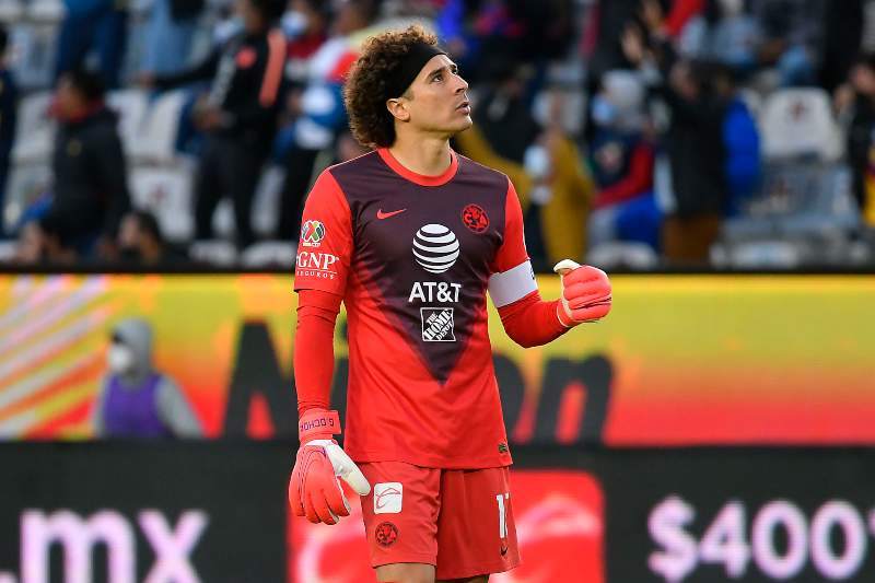 Guillemro Ochoa en partido