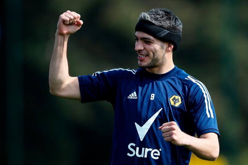 El mexicano celebra una acción en el entrenamiento