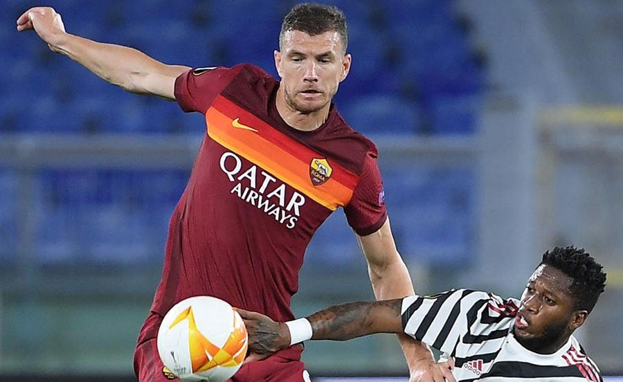 Dzeko en juego ante Manchester United