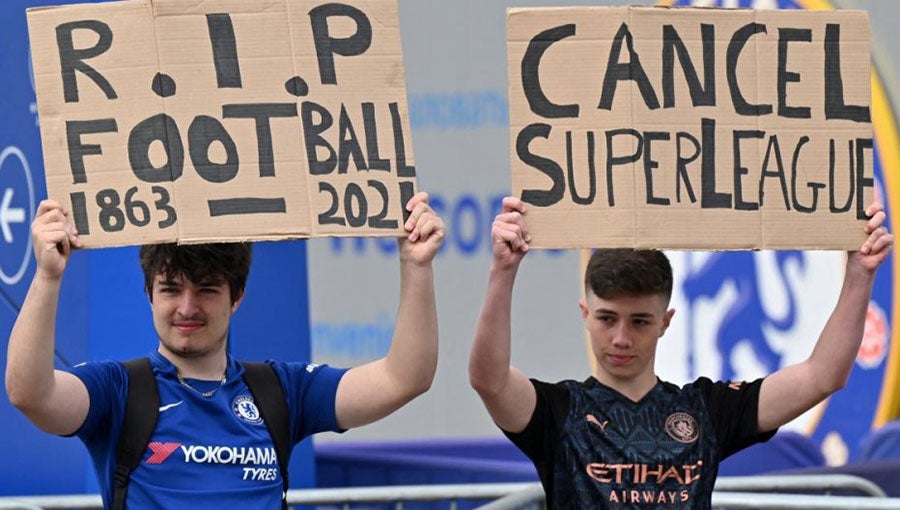 Aficionados del Chelsea protestan contra la creación de la Superliga