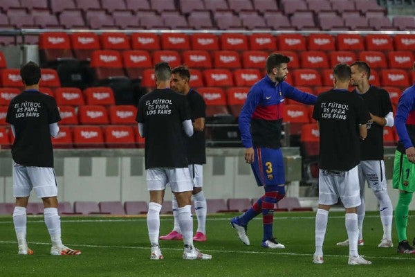 Jugadores del Getafe portaron camisetas en protesta contra la Superliga