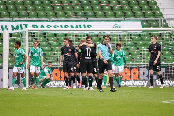 Jugadores del Borussia Mönchengladbach, en festejo de gol