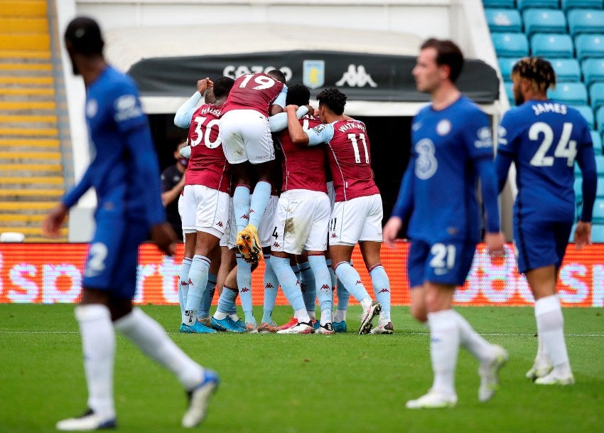 Jugadores del Aston Villa festejando un gol a favor