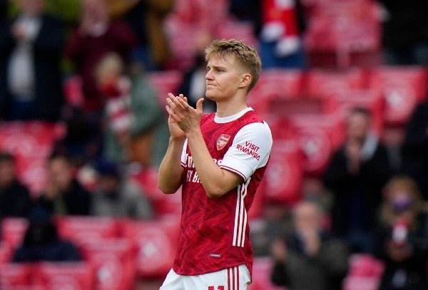 Martin Odegaard reacciona durante partido