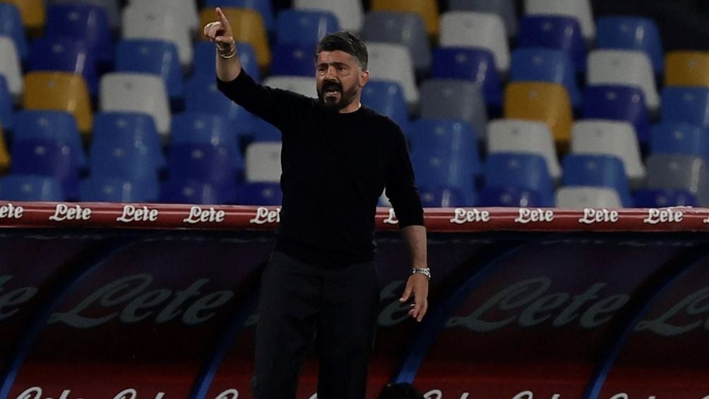 Gattuso en un partido con el Napoli