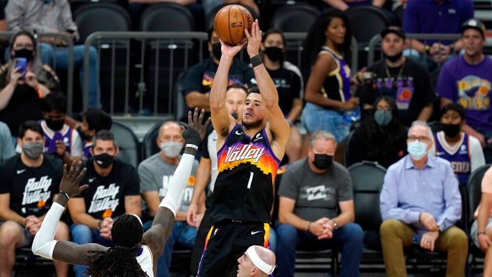 Devin Booker en victoria vs Lakers