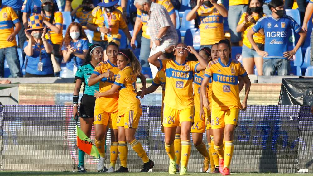 Tigres en festejo de gol