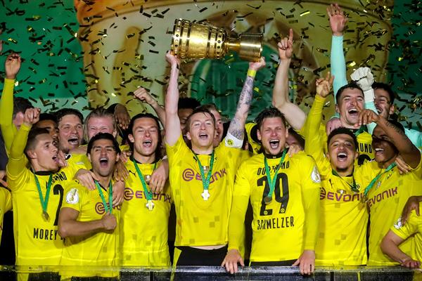 Jugadores del Borussia en festejo