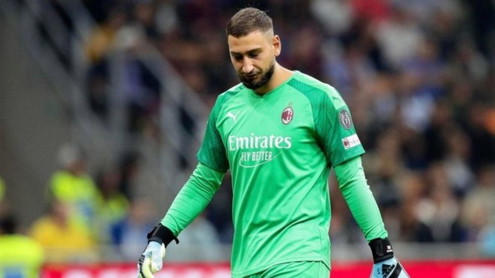 Donnarumma en un partido con el Milan