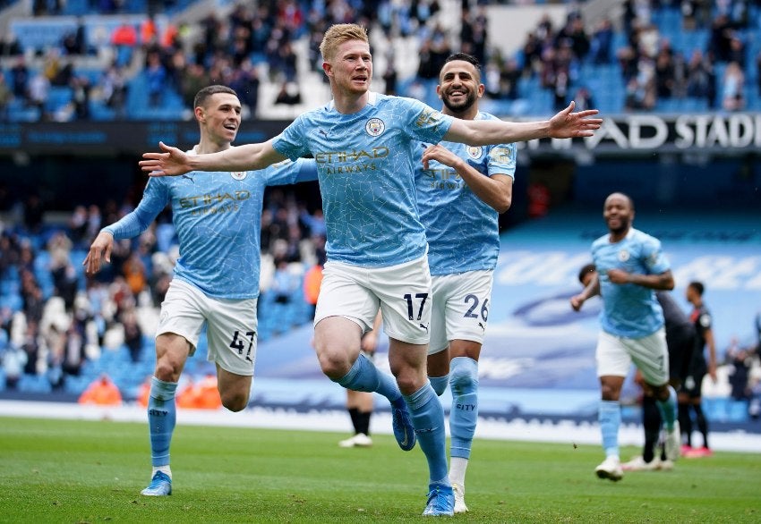 Kevin de Bruyne festejando un gol a favor del Manchester City