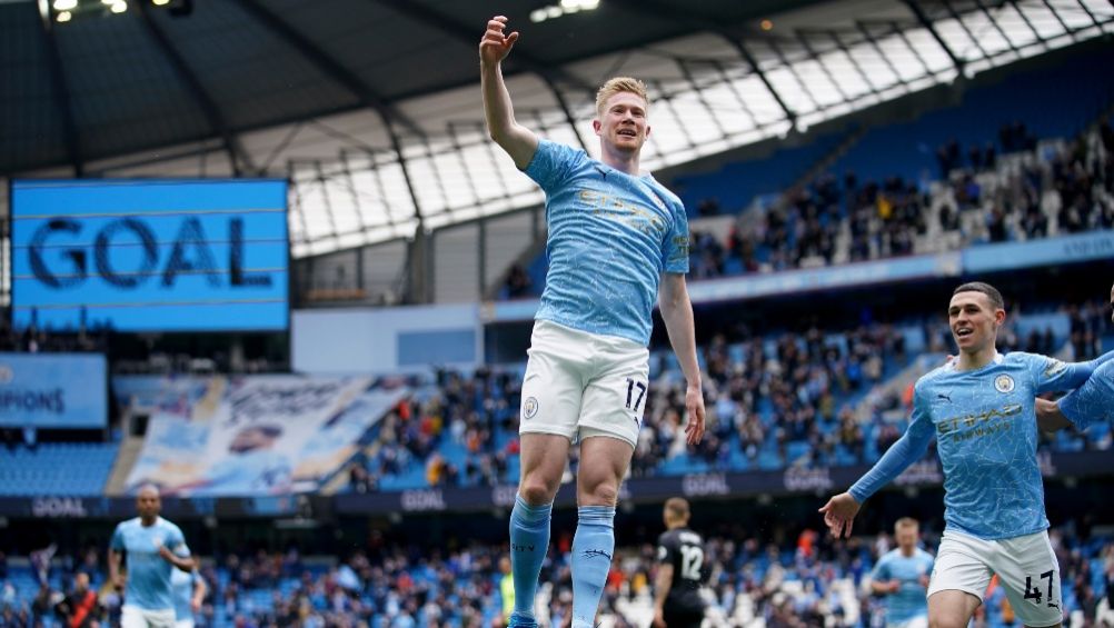 Kevin De Bruyne festejando un gol a favor del Manchester City