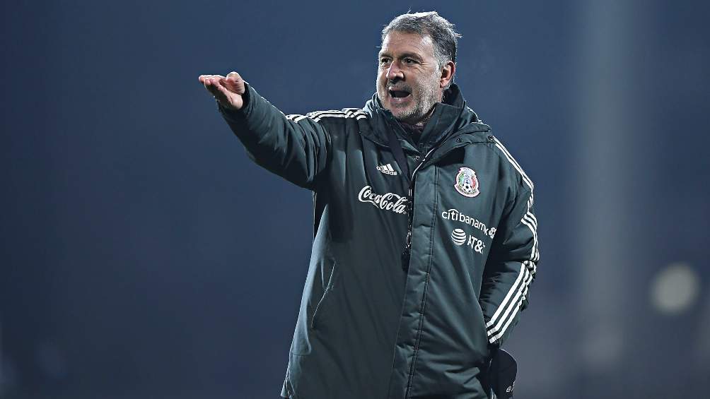 Gerardo Martino dirigiendo un entrenamiento