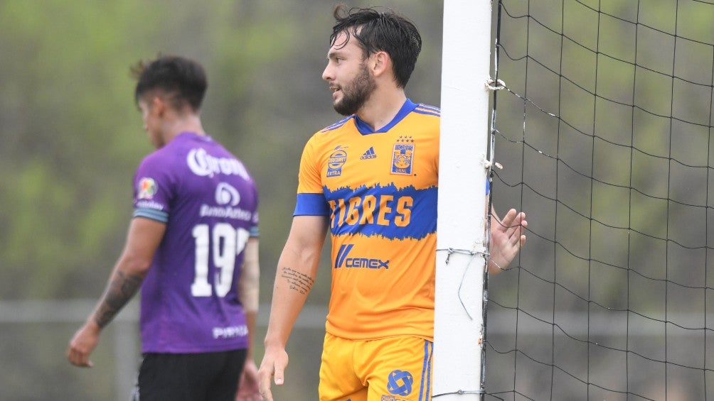 Patrick Ogama durante un partido con Tigres Sub 20