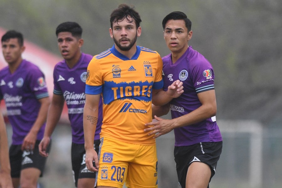 Patrick Ogama durante un partido con Tigres Sub 20