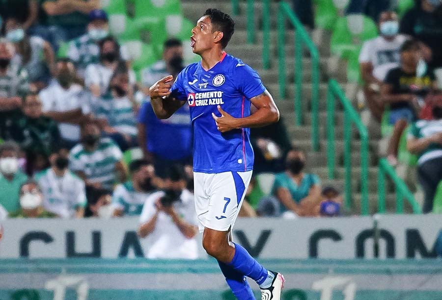 Luis Romo celebra el gol en la Final de Ida