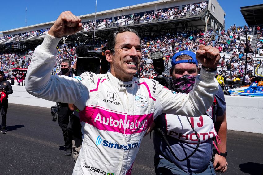 Helio Castroneves tras ganar el Indy 500