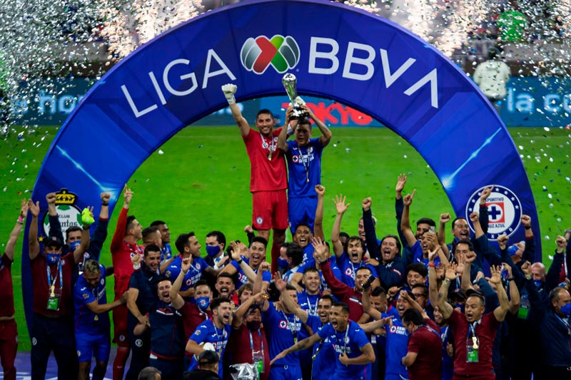 Los jugadores de La Máquina celebrando el campeonato