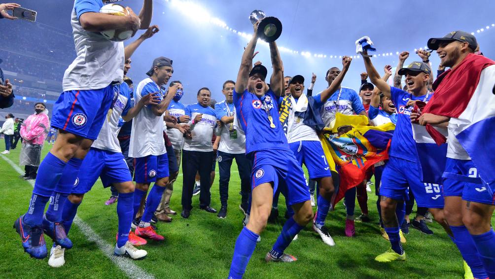 Jugadores de Cruz Azul en festejo