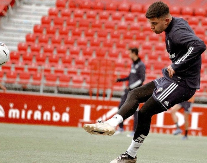 Cristo González durante un entrenamiento con el Mirandés