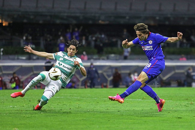 Chaquito dispara en la Final contra Santos