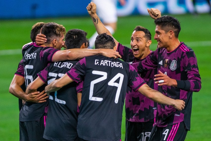 Jugadores de la Selección Mexicana celebrando un gol a favor