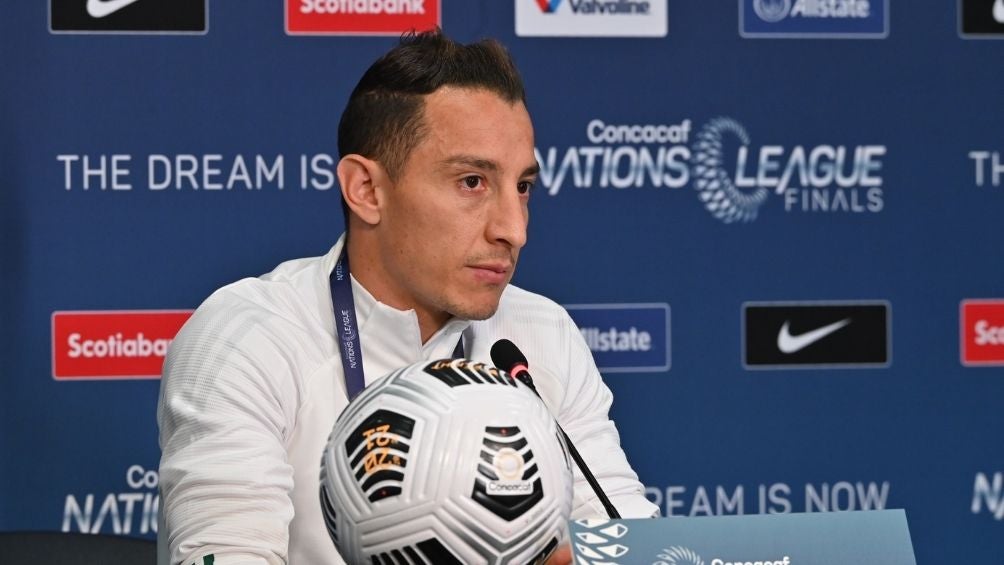 Andrés Guardado en conferencia de prensa