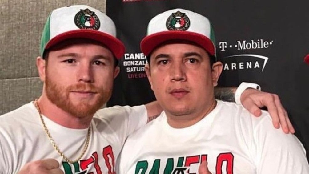 Saúl 'Canelo' Álvarez junto con Eddy Reynoso