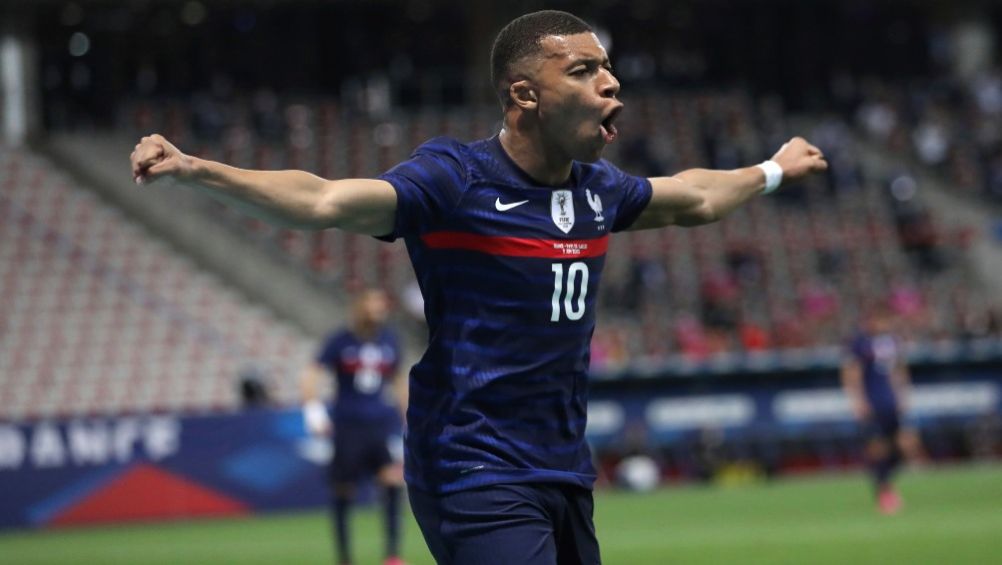 Mbappé en festejo con Francia