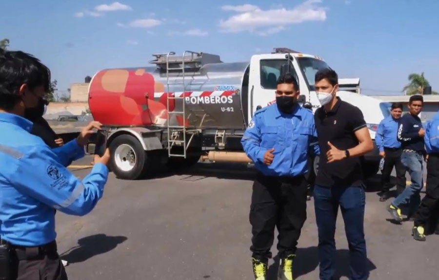 Zladívar en convivencia con los bomberos de Tlajomulco