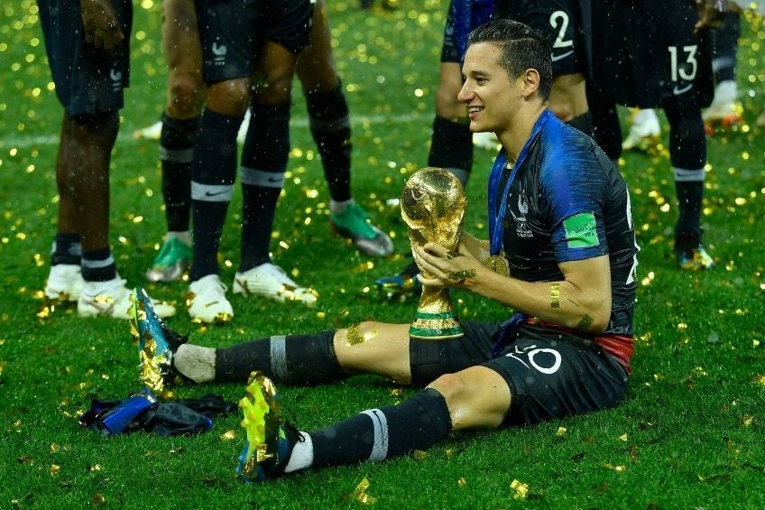 Thauvin con la Copa del Mundo