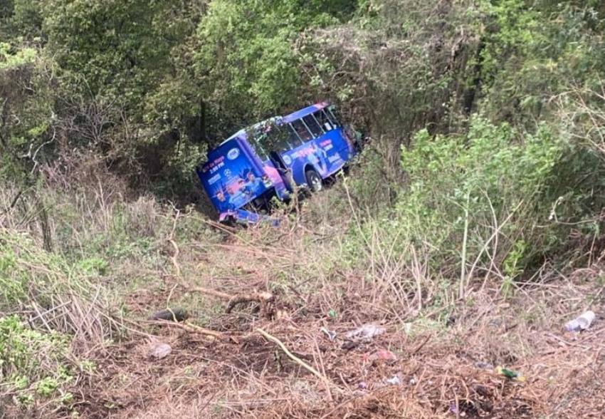 Autobús cayó por una barranca en Cuajimalpa