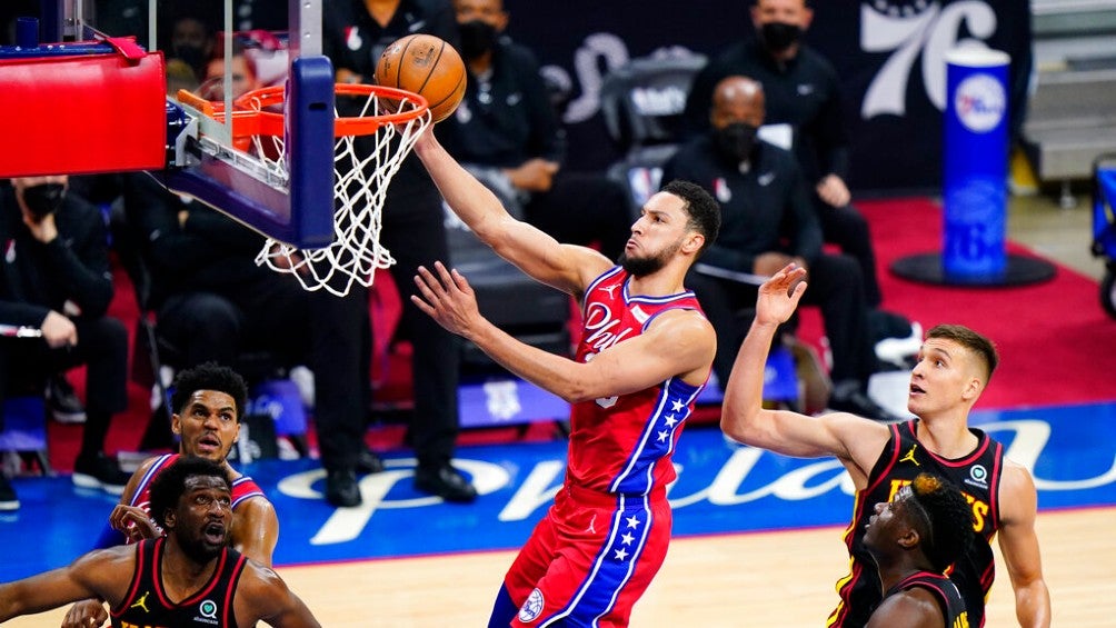 Ben Simmons durante un partido con los Sixers