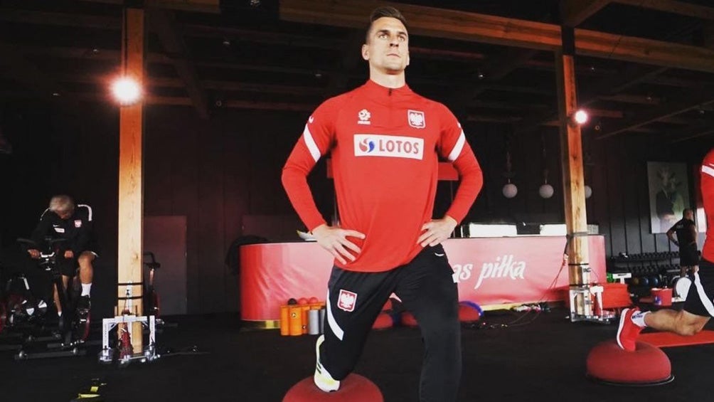 Arkadiusz Milik durante una sesión con Polonia 