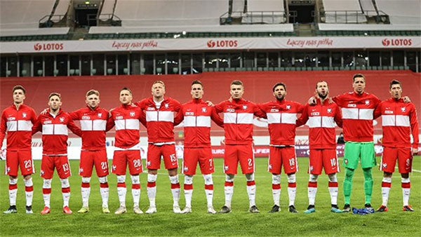 Jugadores de Polonia previo a un partido