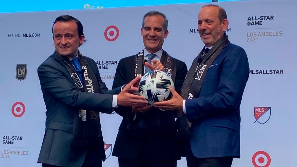 Mikel Arriola y Don Garber en la presentación del Juego de las Estrellas