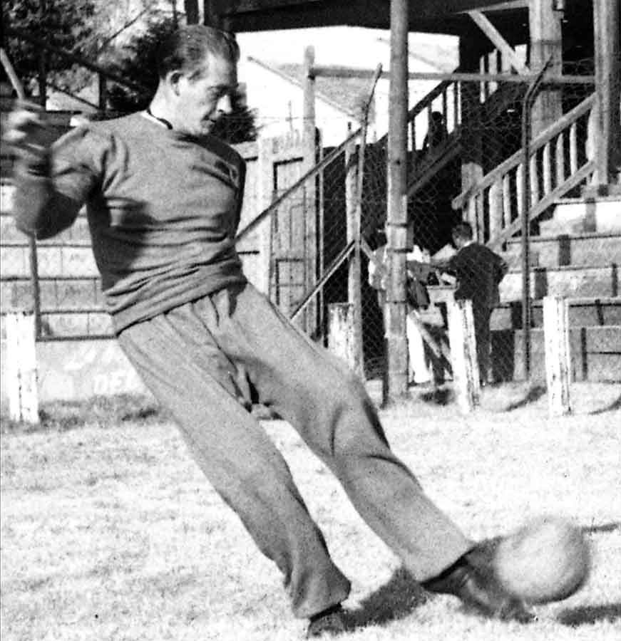 José López Herranz, de los primeros naturalizados en jugar con el Tricolor