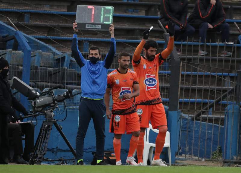  Sebastián Abreu en partido