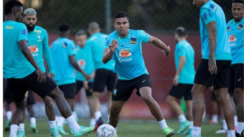 Casemiro en un entrenamiento con Brasil