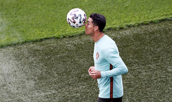 Cristiano Ronaldo en un entrenamiento de Portugal