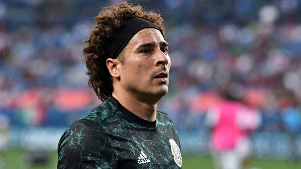 Memo Ochoa en partido