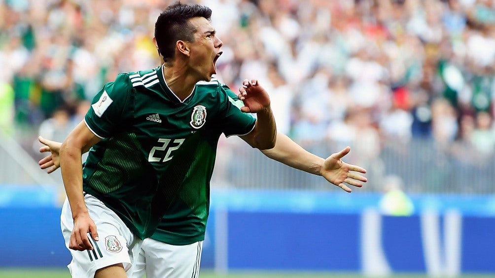 Hirving Lozano celebra un gol con el Tricolor