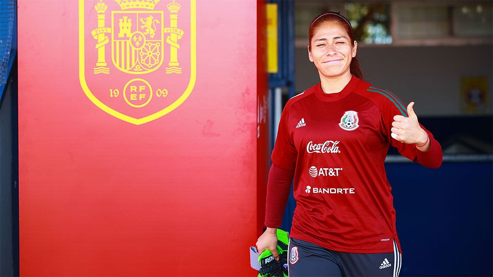 Cecilia Santiago en un entrenamiento con Selección 