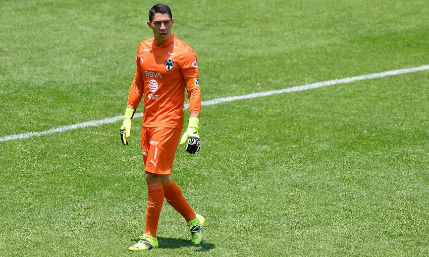 Hugo González en un partido de los Rayados de Monterrey