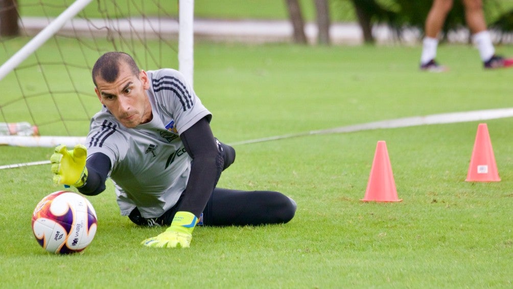 Nahuel Guzmán en pretemporada con Tigres