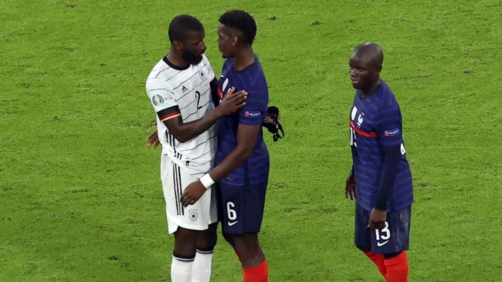 Rudiger se disculpó por mordida a Pogba