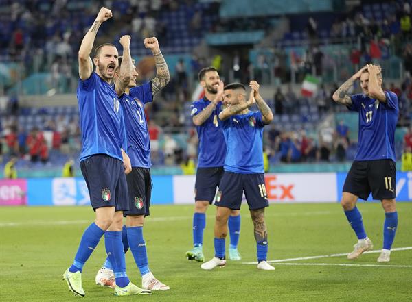 Italia celebra triunfo sobre Suiza