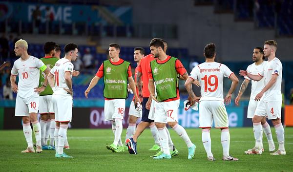 Seleccionados suizos reaccionan al final de juego