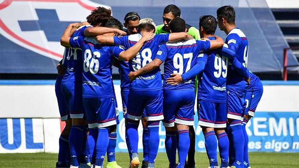 Jugadores de Cruz Azul Hidalgo previo a un partido 